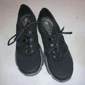 Women's Bzees Sneakers Size 9M grey Black